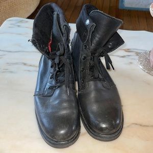 Harley Davidson black short boots marked size 7 but i wear 7.5-8 and they fit me